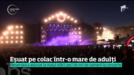 De dragul distracţiei, îşi pun copiii în pericol! Un băiat de nici 6 ani a îndurat o noapte întreagă de frig şi zgomot infernal, la cel mai mare festival de muzică