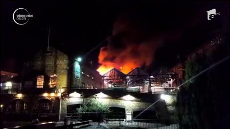Alertă la Londra. Un nou incendiu a mistuit o importantă piață din capitala britanică!