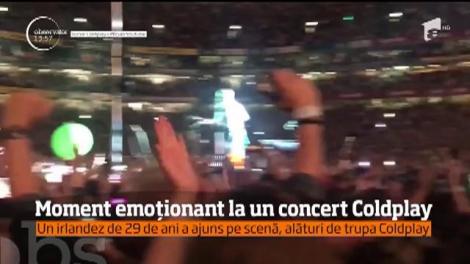 Moment emoţionant pentru un tânăr în scaun cu rotile la un concert Coldplay