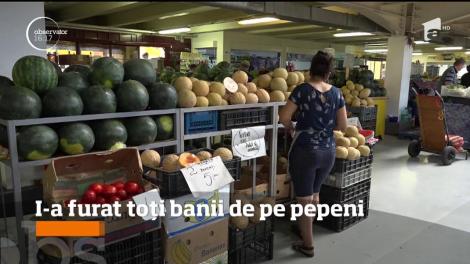 O vânzătoare de pepeni din piaţa din Deva a rămas fără opt mii de lei, bani strânşi în câteva săptămâni de muncă!