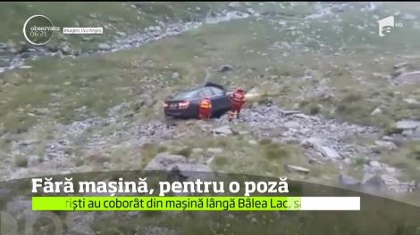 Pentru o fotografie cu Transfăgărăşanul, doi turişti au rămas fără maşină!