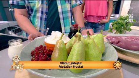 ”Medalion fructat”, un preparat delicios, ușor de realizat, cu mușchiuleț de porc și multe pere