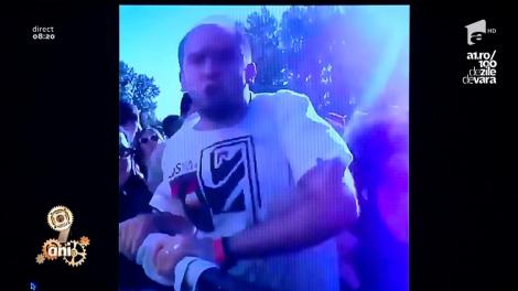 Smiley news. Cel mai tanar rocker. UIte cu ce viteză dă din cap!