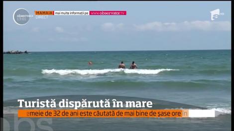 Clipe tensionate la malul mării. Scafandrii şi salvamarii caută de ore bune o turistă dispărută în larg, la Mangalia