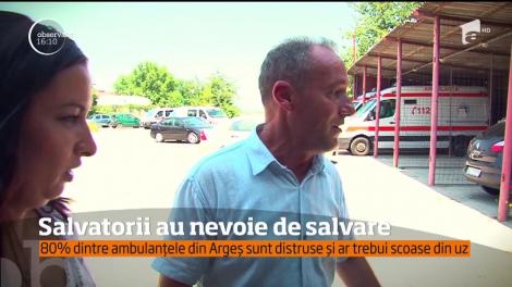 Zeci de ambulanţe din judeţul Argeş continuă să meargă la intervenţii, deşi sunt nişte hârburi