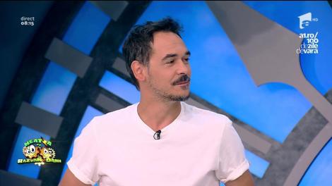 Răzvan: ”La 16 ani m-am îndrăgostit de o franțuzoică în tabără la Eforie Sud. Mi-a trimis ajutoare. Mai am și acum tricoul de la ea!”