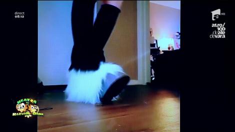 Dani, ce zici de asta? Papucul şobolan, cu blăniță, e istorie! A apărut pantoful "copită"!