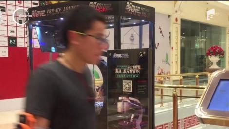 Un mall din China a introdus serviciul antiplictiseală pentru bărbaţii care &icirc;şi &icirc;nsoţesc soţiile la cumpărături