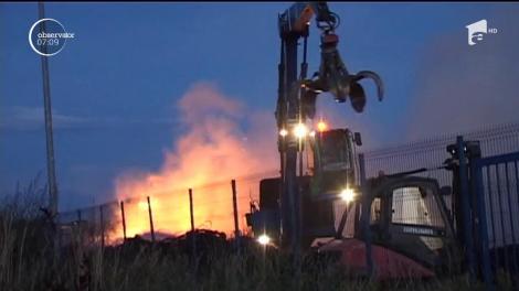 Un incendiu puternic a izbucnit la doar câţiva kilometri de Arad