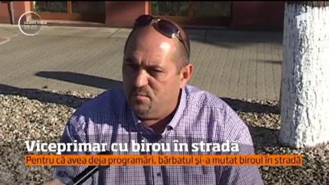 Viceprimarul birou pe stradă