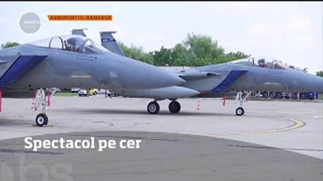 E zi de sărbătoare! De Sfântul Mare Prooroc Ilie, considerat ocrotitrul spiritual al temerarilor zborului, se sărbătoreşte şi Ziua Aviaţiei Române