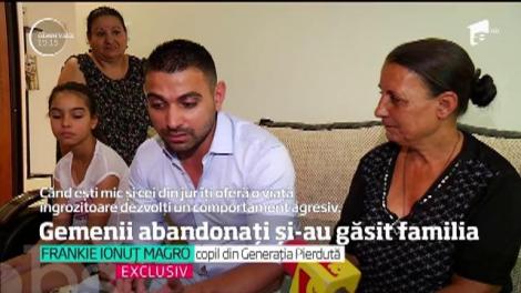 Gemenii abandonați acum 26 de ani și-au găsit familia