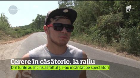 Cea mai frumoasă cerere în căsătorie, la raliu! Bogdan a oprit motorul, a îngenunchiat la marginea drumului şi şi-a cerut iubita de soţie