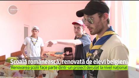 O şcoală dintr-un sat dâmboviţean este renovată de şapte elevi din Belgia