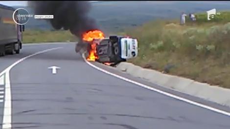 O maşină a ars în totalitate, după ce şoferul a pierdut controlul volanului şi s-a răsturnat pe centura ocolitoare a Sucevei