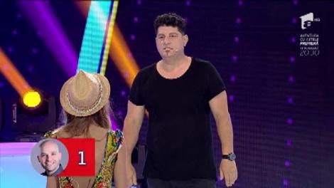 "Cuvintele tabu" - Adriana Trandafir şi Ramona Bădescu au pus ochii pe acelaşi bărbat!