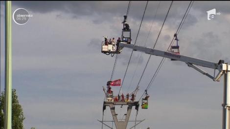 Peste 100 de oameni din Koln, Germania, au fost salvați după ce s-a defectat telecabina