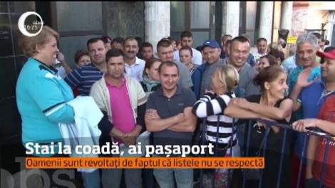 Cozi interminabile la Serviciul de Pașapoarte din Dâmbovița
