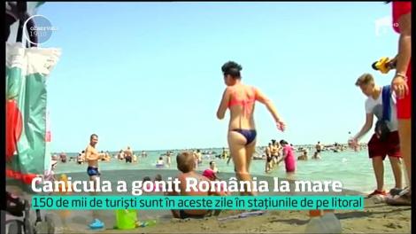 E cod roşu de aglomeraţie pe litoral. Sub tălpile turiştilor, nisipul abia se mai vede, iar marea e prea mică pentru zecile de mii de oameni