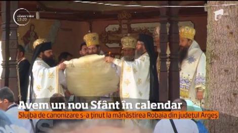 Trei mii de oameni au participat la slujba de canonizare a Sfântului Pafnutie, la mănăstirea Robaia din Argeș!