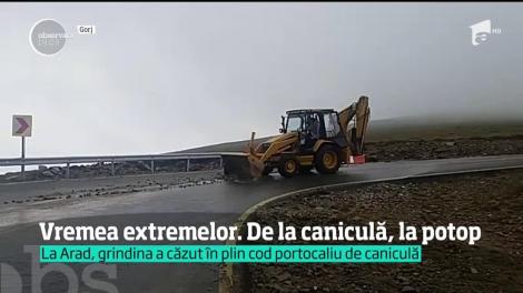 Vremea ne loveşte din nou! După canicula ucigaşă, vijeliile şi furtunile au făcut prăpăd în mai multe judeţe