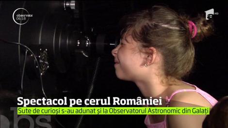 Mii de priviri au stat aţintite spre cerul României pentru a surprinde eclipsa parţială de lună