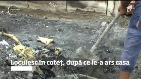 Au ajuns să trăiască într-un coteţ de animale, după ce focul le-a mistuit casa!
