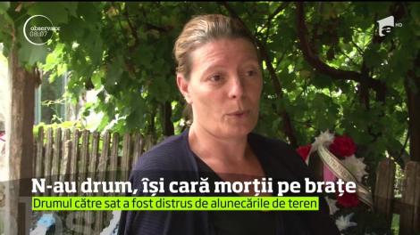 Situaţie şocantă într-un sat din Dâmboviţa. O familie a stat zile întregi cu mortul în casă şi l-a cărat până la urmă, pe braţe