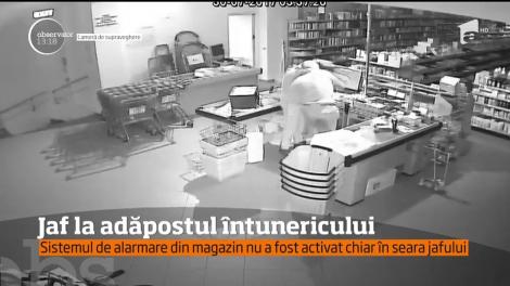 Un alt jaf surprins de camerele de supraveghere s-a produs în localitatea Comăneşti din judeţul Bacău!