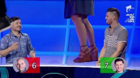 Daniel Robu și Bianca Sârbu imită personaje din filme celebre în timp ce se află la înălțime