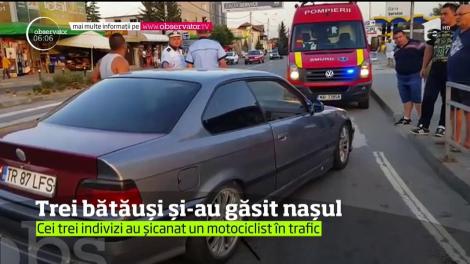 Au enervat exact pe cine nu trebuia! Trei indivizi puşi pe scandal au şicanat în trafic şi chiar au ameninţat un motociclist