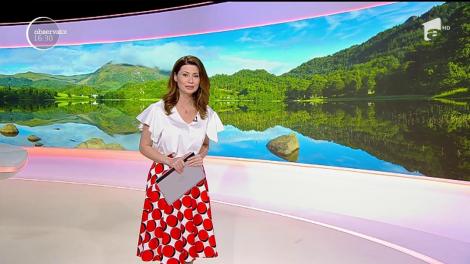 Au adus marea la munte! Sute de turiști fac plajă pe nisip pe malul Crișului Repede, în Bihor