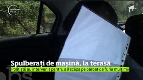 Mai mulţi clienţi care stăteau la terasa unui bar din Argeş, spulberaţi de o maşină scăpată de sub control