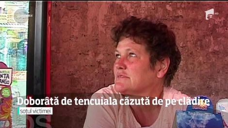 Gravidă rănită grav după ce o bucată de tencuială i-a cazut în cap