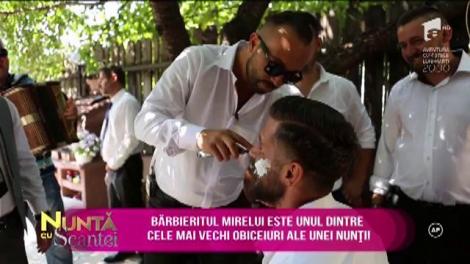 Andrei n-a scăpat unul dintre cele mai vechi obiceiuri ale unei nunţi! Bărbieritul mirelui!