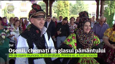 Îi cheamă glia pe mii pe români din Ţara Oaşului. În fiecare an vin acasă în august şi îmbracă straiele strămoşeşti cu mare mândrie