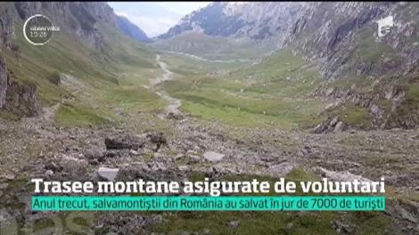 Trasee montane asigurate de voluntari. În Munţii Bucegi, o mână de voluntari au reasigurat traseul din Buşteni până pe Vârful Omu
