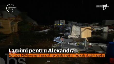 Lacrimi pentru Alexandra, studentă iminentă strivită de grilajul unui cort de mari dimensiuni
