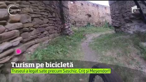 Turism pe bicicletă. Aer curat, peisaje superbe şi multă răcoare