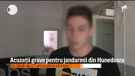 Acuzaţii grave la adresa unor jandarmi din Hunedoara. Un tânăr de 17 ani susţine că a fost bătut şi umilit