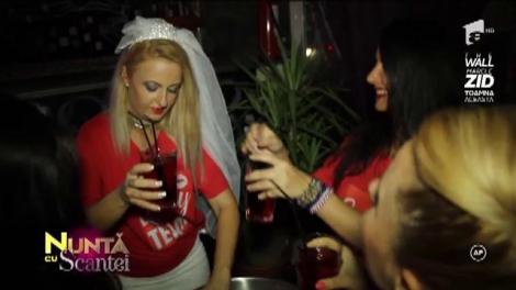 Să înceapă petrecerea burlăcițelor! Andreea are parte de o surpriză din partea celor mai bune prietene