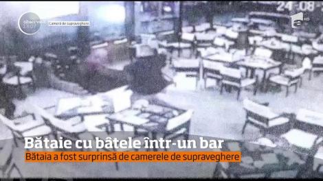 Imagini şocante au fost surprinse de camerele de supraveghere ale unui bar din Fălticeni