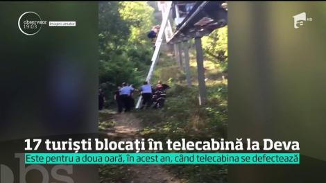 Clipe de panică pentru 17 turişti. Au rămas blocaţi în telecabină - suspedaţi la opt metri înălţime - pe dealul Cetăţii din Deva