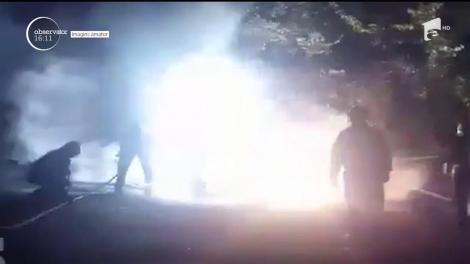 Ghenă de gunoi și o mașină, incendiate în Târgu Jiu