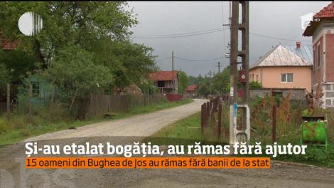 Au rămas fără banii de la stat, după ce și-au etalat bogăția pe Facebook! Nu vor să ridice un pai de jos, dar încă vor să fie asistați social