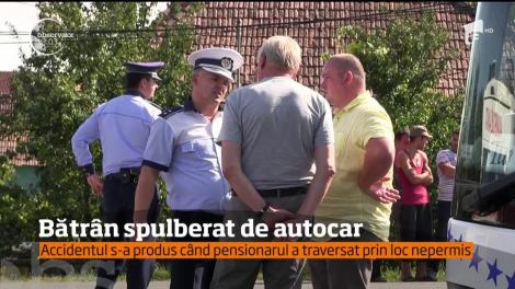 Un bătrân de 80 de ani din judeţul Cluj şi-a pierdut viaţa, după ce a fost lovit de un autocar plin cu turişti polonezi!