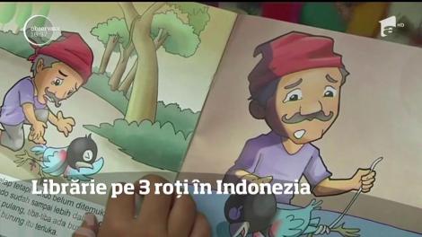 Librărie pe trei roți în Indonezia