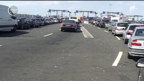 Nervi, cozi interminabile şi mucuri de ţigară în vămi