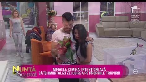 Un nou TATUAJ! Mihaela și Mihai au decis să își imortalizeze iubirea pe propriile trupuri. Ce au ales să îşi deseneze cei doi foşti concurenţi "Mireasă pentru fiul meu"