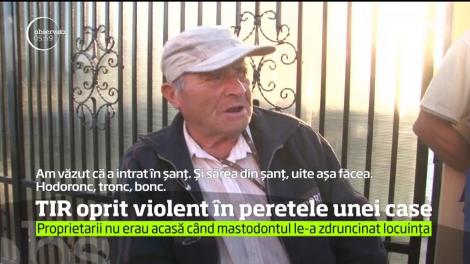 Şoferul unui tir a fost la un pas să provoace o tragedie, într-un sat din Dâmboviţa